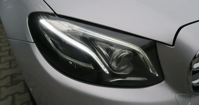 Mercedes-Benz Klasa E cena 107900 przebieg: 139000, rok produkcji 2018 z Poddębice małe 704